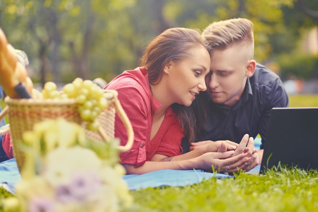 How to Find Someone’s Dating Profile Free: 11 Proven Ways